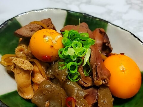 鶏モツとコンニャクの煮込み